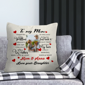 Personalized To My Mom Throw Pillow – I Hugged This Soft Gift